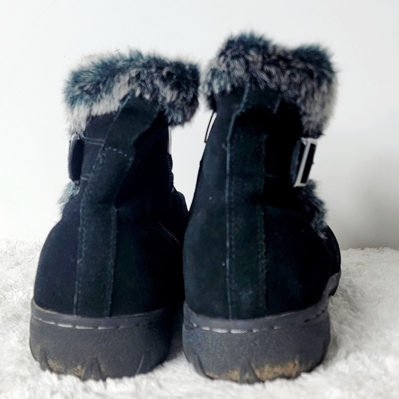 KHOMBU Women's All-Weather Lindsey Suede Boots - Picture 4 of 8